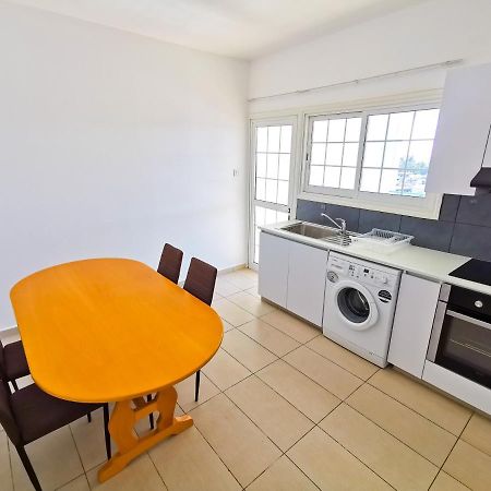 Off Course Seaview Apartment Ларнака Экстерьер фото