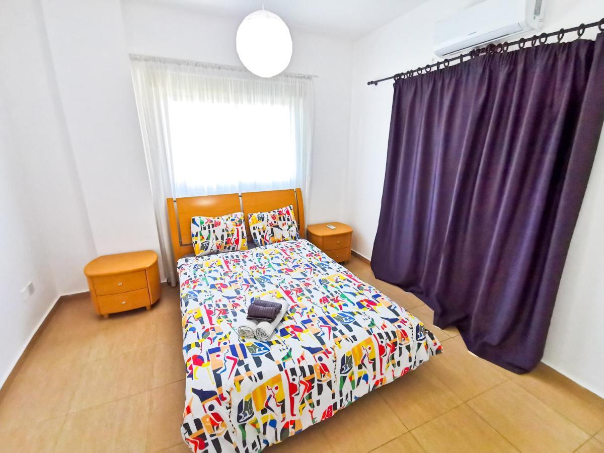 Off Course Seaview Apartment Ларнака Экстерьер фото