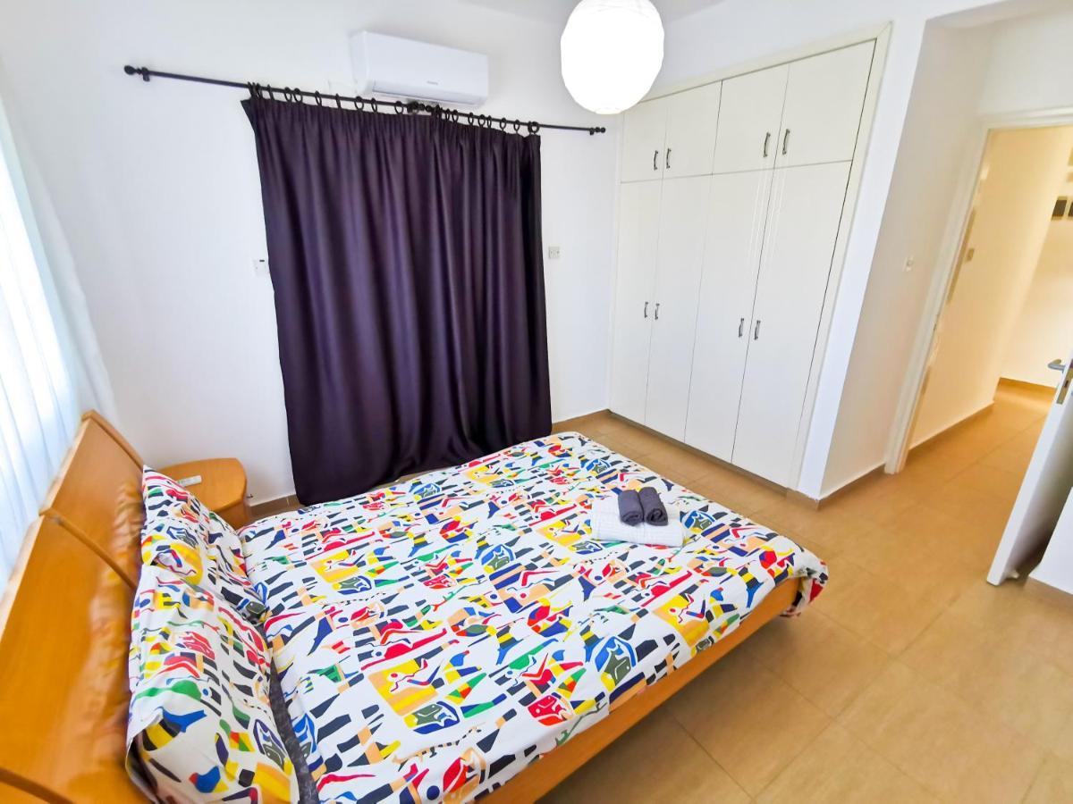 Off Course Seaview Apartment Ларнака Экстерьер фото