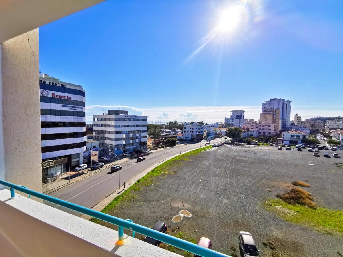 Off Course Seaview Apartment Ларнака Экстерьер фото